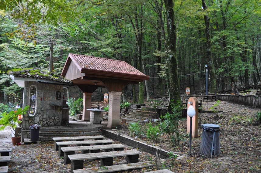 Giuseppe Moscati's aedicule, Pozzillo resort, Serino, Italy (5).jpg